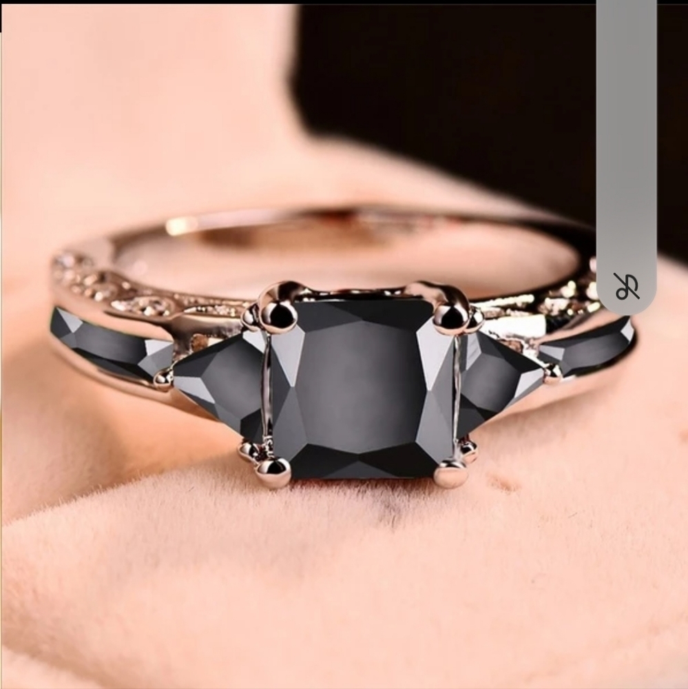 Women's ring